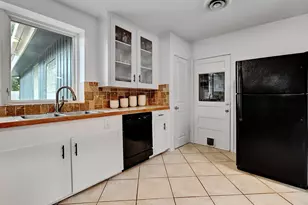 5700 Avenue G, Austin, TX 78752 - Photo 7