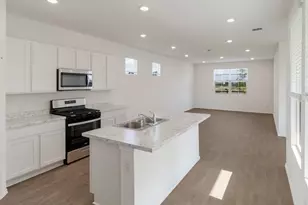 308 Constanza Trl, Bastrop, TX 78602 - Photo 5