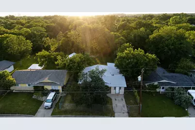 1060 Gardner, Austin, TX 78721 - Photo 1