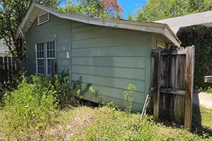 125 S Bishop St, San Marcos, TX 78666 - Photo 5
