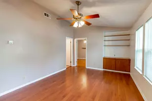 913 E 53rd 1/2 St, Austin, TX 78751 - Photo 5