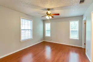 913 E 53rd 1/2 St, Austin, TX 78751 - Photo 15
