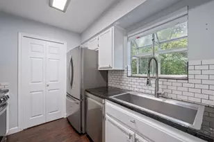 6727 Old Quarry Ln, Austin, TX 78731 - Photo 7