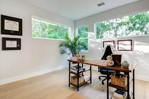 916 E 50th St, Austin, TX 78751 - Photo 27