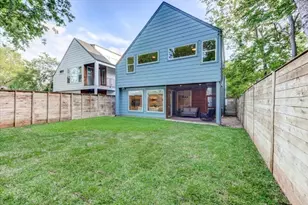 916 E 50th St, Austin, TX 78751 - Photo 15