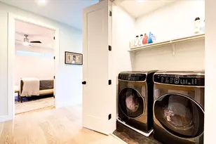 916 E 50th St, Austin, TX 78751 - Photo 25