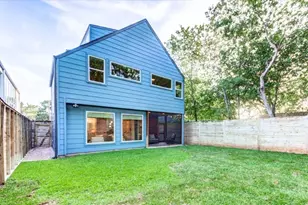 916 E 50th St, Austin, TX 78751 - Photo 35
