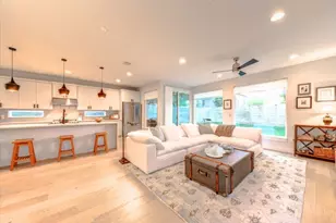 916 E 50th St, Austin, TX 78751 - Photo 9