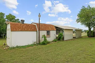 1210 Thousand Oaks Trail, Liberty Hill, TX 78642 - Photo 17
