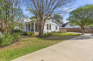 709 Hill St, Bastrop, TX 78602 - Photo 31