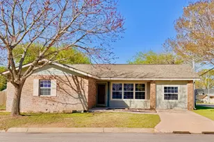 606 Mildred St, Burnet, TX 78611 - Photo 3
