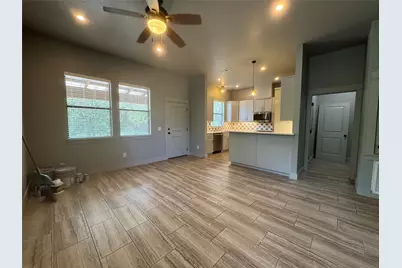 290 Hugo Road #B, San Marcos, TX 78666 - Photo 5