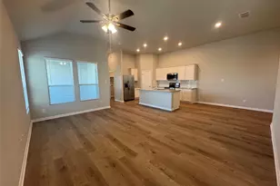 830 Staglin St, Buda, TX 78610 - Photo 5