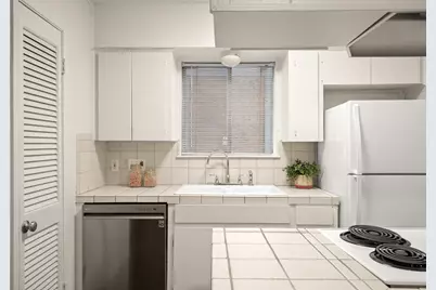 2122 Hancock Drive #110, Austin, TX 78756 - Photo 11