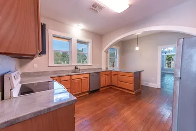 802 E Crockett Street, Luling, TX 78648 - Photo 11
