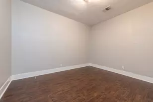 802 E Crockett St, Luling, TX 78648 - Photo 21