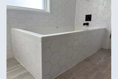 7525 Windrush Drive, Austin, TX 78729 - Photo 19