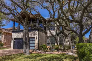 11 Treehaven Ln, The Hills, TX 78738 - Photo 1