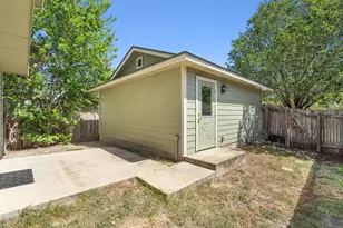 2301 Melissa Oaks Ln, Austin, TX 78744 - Photo 23