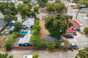 1906 E 2nd St, Austin, TX 78702 - Photo 27