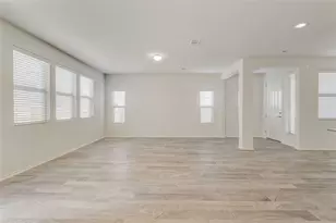 9100 Garnet Dr, Austin, TX 78729 - Photo 9