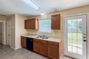 909 Remington Dr, Leander, TX 78641 - Photo 9