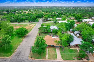 1207 Flag St, Llano, TX 78643 - Photo 37