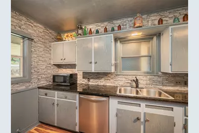 1207 Flag Street, Llano, TX 78643 - Photo 9