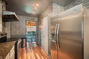 1207 Flag St, Llano, TX 78643 - Photo 5