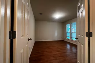 2708 Cottonwood Shores Dr, Austin, TX 78725 - Photo 9