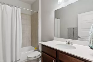 557 Twisted Oaks Ln, Buda, TX 78610 - Photo 17