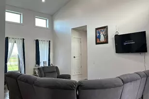 185 N Blushing Dr, Cedar Creek, TX 78612 - Photo 5