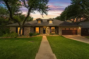 305 Riverview Dr, Georgetown, TX 78628 - Photo 1