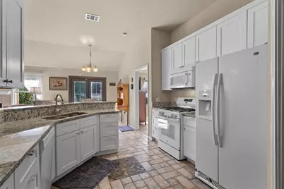 2346 Friarcreek Loop, Round Rock, TX 78664 - Photo 19