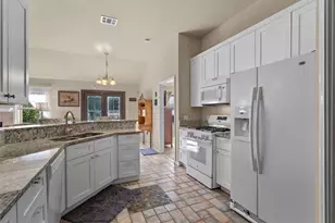 2346 Friarcreek Loop, Round Rock, TX 78664 - Photo 19