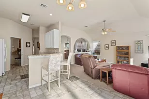 2346 Friarcreek Loop, Round Rock, TX 78664 - Photo 13