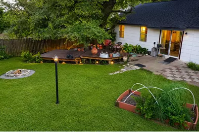 902 Austin Highlands Boulevard, Austin, TX 78745 - Photo 35