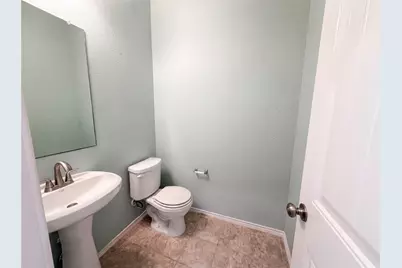 276 Circle Way #26E, Jarrell, TX 76537 - Photo 13