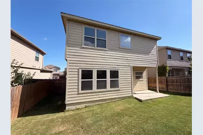 276 Circle Way #26E, Jarrell, TX 76537 - Photo 5