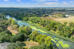 909 Hudgins St, Smithville, TX 78957 - Photo 39