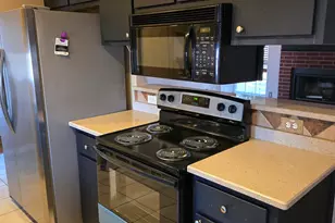 2607 Cherrylawn Dr, Taylor, TX 76574 - Photo 11