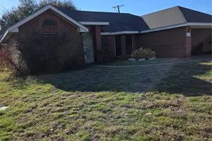 2607 Cherrylawn Dr, Taylor, TX 76574 - Photo 1