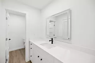 7211 Lakewood Dr, Austin, TX 78750 - Photo 15