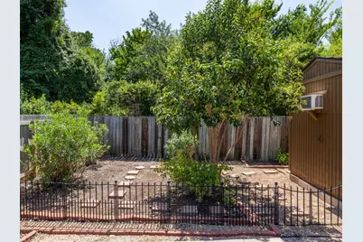 2101 Kent Street, Taylor, TX 76574 - Photo 9
