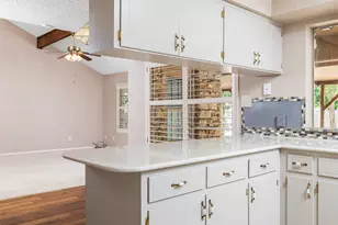 2101 Kent St, Taylor, TX 76574 - Photo 21