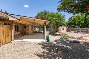 2101 Kent St, Taylor, TX 76574 - Photo 5