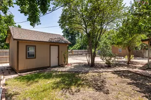2101 Kent St, Taylor, TX 76574 - Photo 11