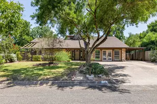 2101 Kent St, Taylor, TX 76574 - Photo 3