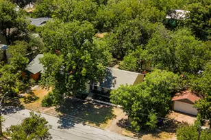 807 E 49th St, Austin, TX 78751 - Photo 31