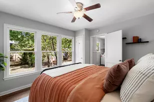 807 E 49th St, Austin, TX 78751 - Photo 19